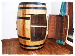 Mini-bar com portas